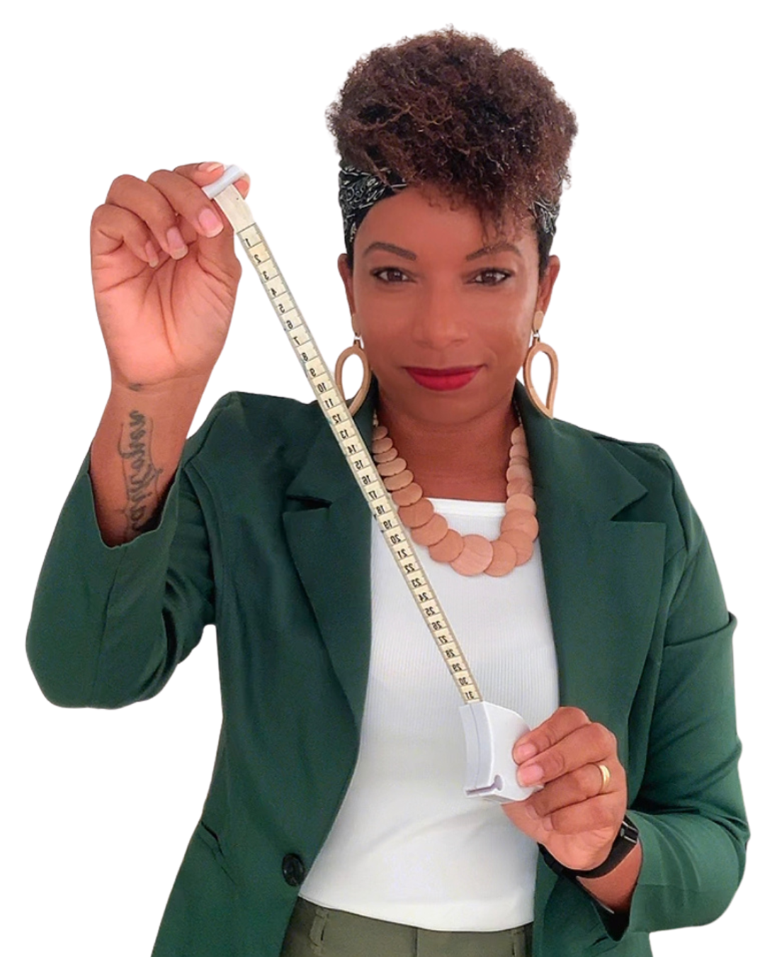 Nilda Nutri segurando fita métrica